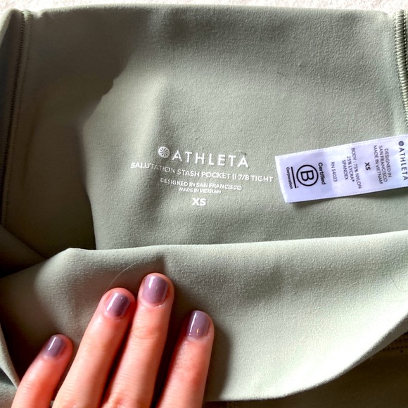 COPY - Athleta salutation stash pocket 7/8 legging - Picture 3 of 3